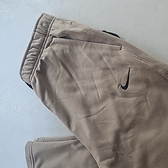 Nike Standard Fit Sweatpants - Picture 1 of 8